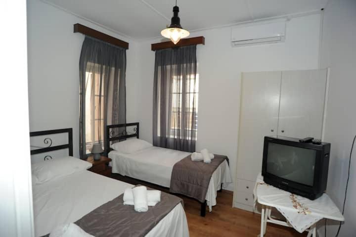 Apartment Crecian Water Front